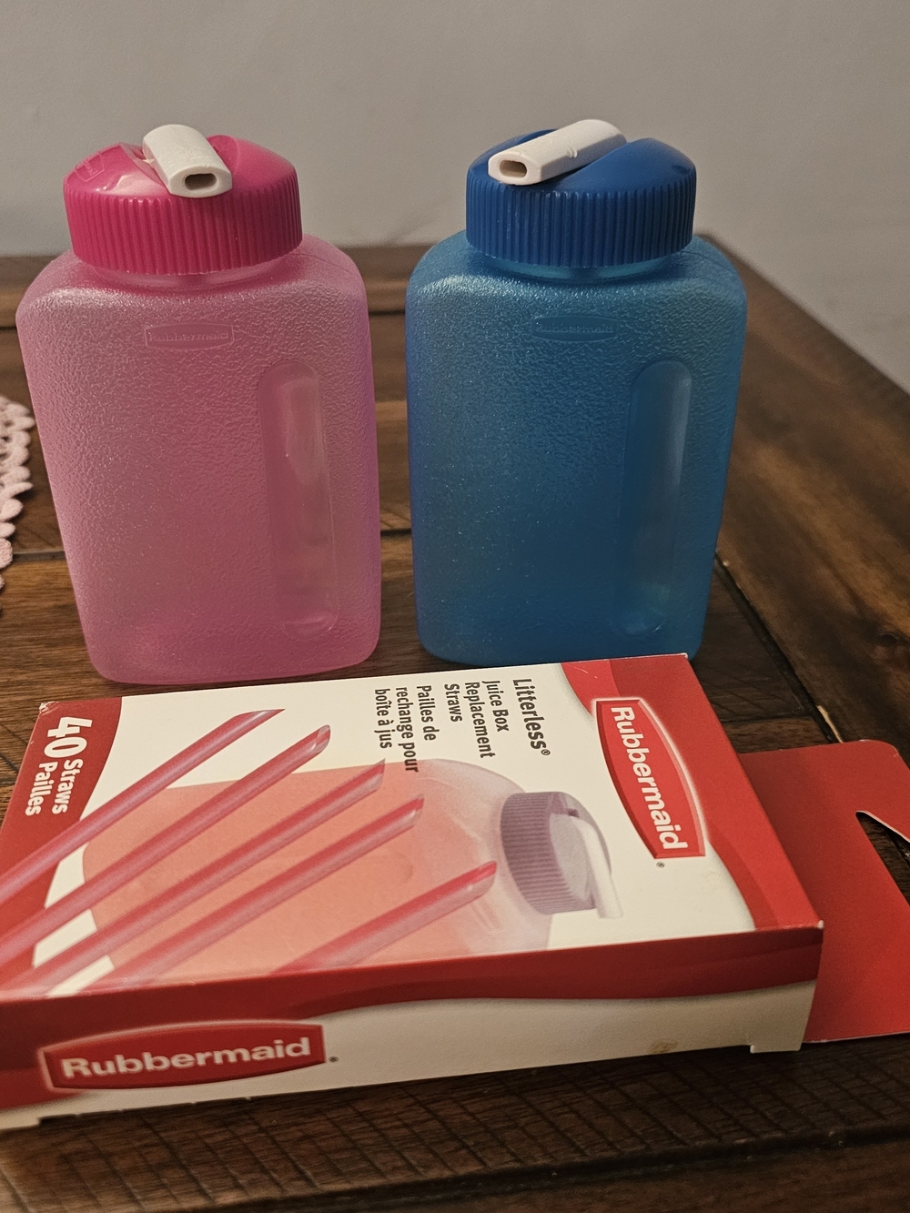 Rubbermaid Pink and Blue Juice Boxs With Straw Refills